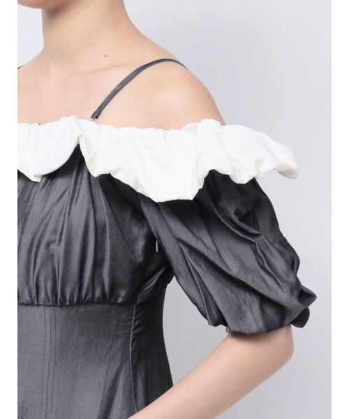 CALNAMUR（カルナムール）の「BALLOON OFF SHOULDER OP/バルーンオフショルダーワンピース（ワンピース・レディース・ブラック/ブルー・SMALL/MEDIUM）」の12枚目の写真