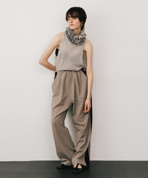 ボリュームティアードフリルネックニットブラウス