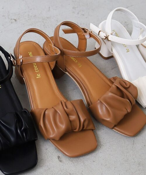 le.coeur blanc（ルクールブラン）の「《WEB限定アイテム》ギャザーストラップサンダル（サンダル・レディース・アイボリー/キャメル/ブラック系その他/ブラック・36/37/38）」の14枚目の写真