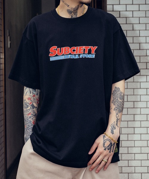Subciety(サブサエティ)の「Market tee(Tシャツ/カットソー・メンズ・ホワイト/ブラック・XX-LARGE/X-LARGE/LARGE/MEDIUM/SMALL)」の1枚目の写真