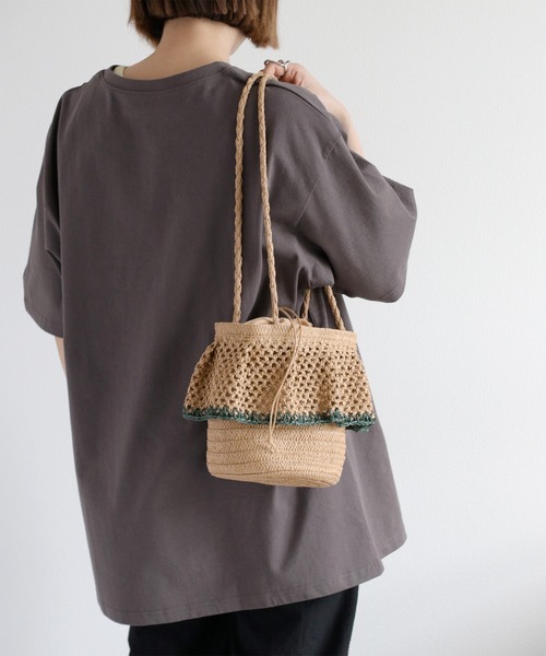 cepo(セポ)の「【aritella】フリルバケツバッグ(ショルダーバッグ・レディース・ライトベージュ/ベージュ・FREE)」の4枚目の写真