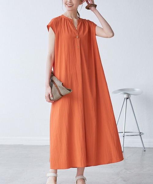 ROPE' PICNIC（ロペピクニック）の「リラックススキッパーロングワンピース（ワンピース・レディース・ブラック/カーキ/ダークグリーン/オレンジ・38）」の4枚目の写真