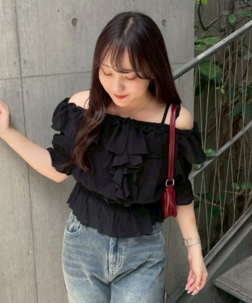continuer de NICE CLAUP(コンティニューデナイスクラップ)の「【@_chipi2xセレクト】2WAYフリルブラウス(シャツ/ブラウス・レディース・オフホワイト/ブラック/ピンク・FREE)」の1枚目の写真