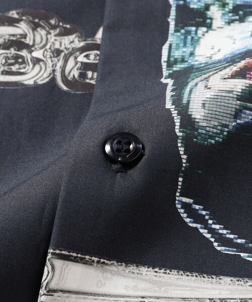 BEAMS T(ビームスティー)の「SauRas Being / PSY-COP ALOHA SHIRTS(シャツ/ブラウス・メンズ・ブラック・M/L/XL)」の6枚目の写真