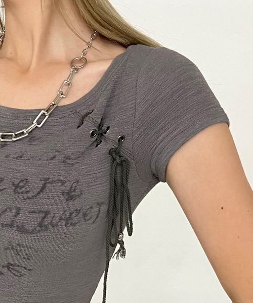 non-hedge（ノンヘッジ）の「アンサンブル風ロゴレースアップショート丈Tシャツ（Tシャツ/カットソー・レディース・チャコールグレー/オフホワイト/ブラック・FREE）」の11枚目の写真
