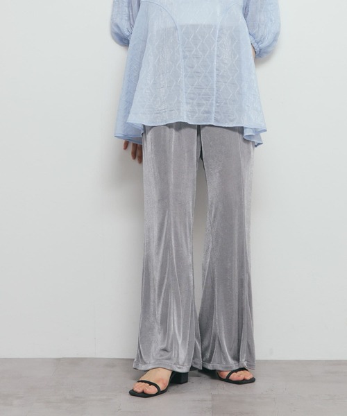 KBF（ケイビーエフ）の「シャイニーイージーフレアパンツ（その他パンツ・レディース・ベージュ/ブラック/グレー・ONE）」の18枚目の写真