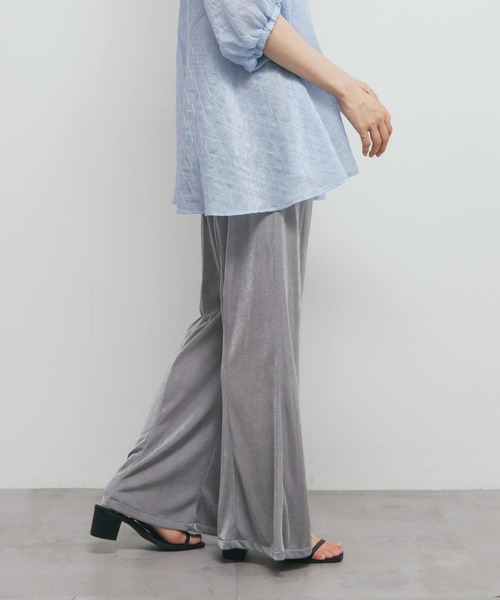 KBF（ケイビーエフ）の「シャイニーイージーフレアパンツ（その他パンツ・レディース・ベージュ/ブラック/グレー・ONE）」の20枚目の写真