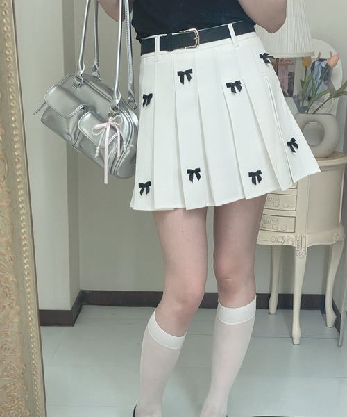 frunco(フランコ)の「【ZOZO限定】リボンプリーツスカート(スカート・レディース・グレー/ブラック/ホワイト・MEDIUM)」の14枚目の写真