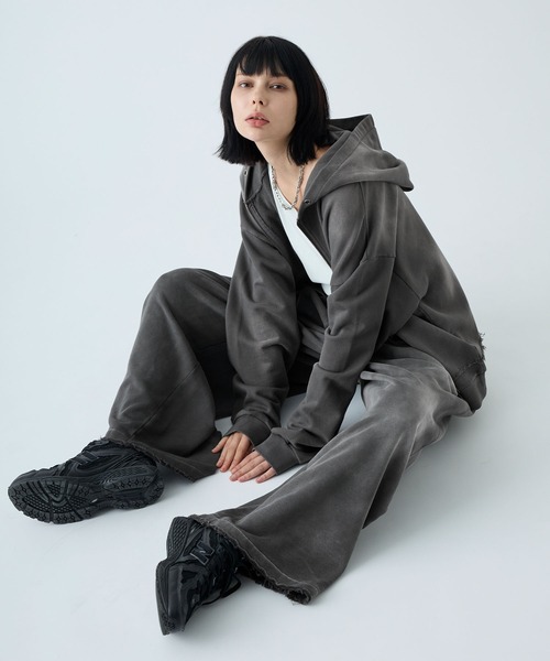 VELNUS(ベルナス)の「【VELNUS】Vintage Makeup Heavyweight Double Tuck Sweatpants/ヴィンテージメイク ヘビーウェイトダブルタックスウェットパンツ(スウェットパンツ・メンズ・チャコールグレー/ブラック・S/L/M)」の3枚目の写真