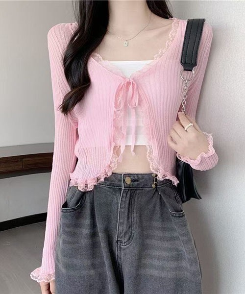 gossip！ロサンゼルス（ゴシップロサンゼルス）の「リブ編み レースフリル 前リボン結び シアーリブニットショートカーディガン 長袖 レディース  春夏アウター（カーディガン/ボレロ・レディース・パープル/ホワイト/ピンク/ブラック・FREE）」の4枚目の写真