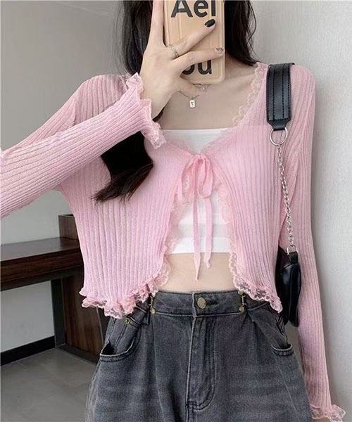 gossip！ロサンゼルス（ゴシップロサンゼルス）の「リブ編み レースフリル 前リボン結び シアーリブニットショートカーディガン 長袖 レディース  春夏アウター（カーディガン/ボレロ・レディース・パープル/ホワイト/ピンク/ブラック・FREE）」の13枚目の写真