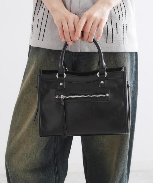 tk.TAKEO KIKUCHI(ティーケータケオキクチ)の「【FANCYシリーズ】スタッズスクエアボストンバッグ(ショルダーバッグ・メンズ・ブラック/ブラウン系その他/ベージュ系・00)」の22枚目の写真