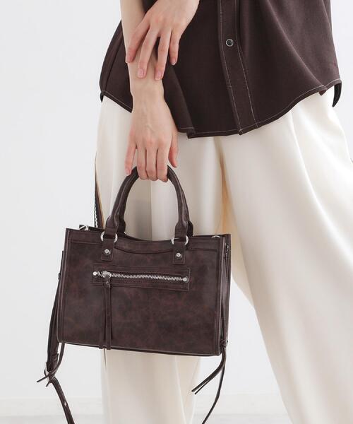 tk.TAKEO KIKUCHI(ティーケータケオキクチ)の「【FANCYシリーズ】スタッズスクエアボストンバッグ(ショルダーバッグ・メンズ・ブラック/ブラウン系その他/ベージュ系・00)」の19枚目の写真