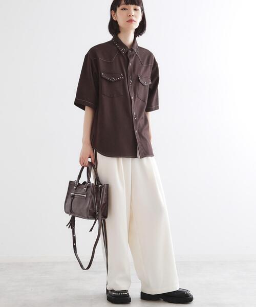 tk.TAKEO KIKUCHI(ティーケータケオキクチ)の「【FANCYシリーズ】スタッズスクエアボストンバッグ(ショルダーバッグ・メンズ・ブラック/ブラウン系その他/ベージュ系・00)」の16枚目の写真