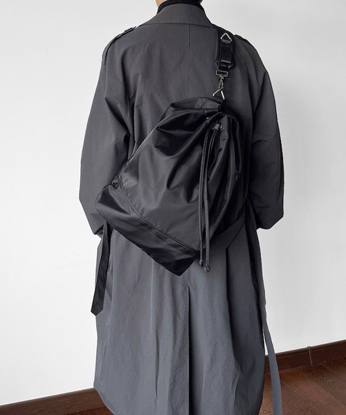 Ressaca(レサーカ)の「巾着ナイロンリュック ナップサック(バックパック/リュック・メンズ・ブラック/グレー・FREE)」の7枚目の写真