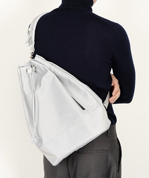 Ressaca(レサーカ)の「巾着ナイロンリュック ナップサック(バックパック/リュック・メンズ・ブラック/グレー・FREE)」の17枚目の写真