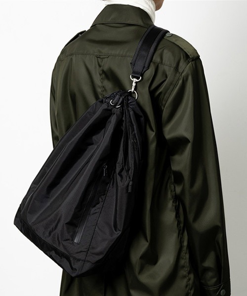 Ressaca(レサーカ)の「巾着ナイロンリュック ナップサック(バックパック/リュック・メンズ・ブラック/グレー・FREE)」の9枚目の写真