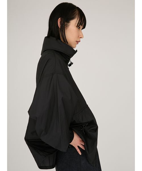 KEEN(キーン)の「【emmi×KEEN】RECYCLE NYLONLIGHT JACKET(ブルゾン・レディース・ブラック・M)」の5枚目の写真