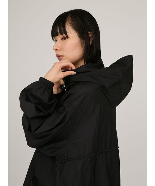 KEEN(キーン)の「【emmi×KEEN】RECYCLE NYLONLIGHT JACKET(ブルゾン・レディース・ブラック・M)」の8枚目の写真
