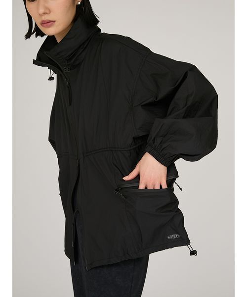 KEEN(キーン)の「【emmi×KEEN】RECYCLE NYLONLIGHT JACKET(ブルゾン・レディース・ブラック・M)」の13枚目の写真