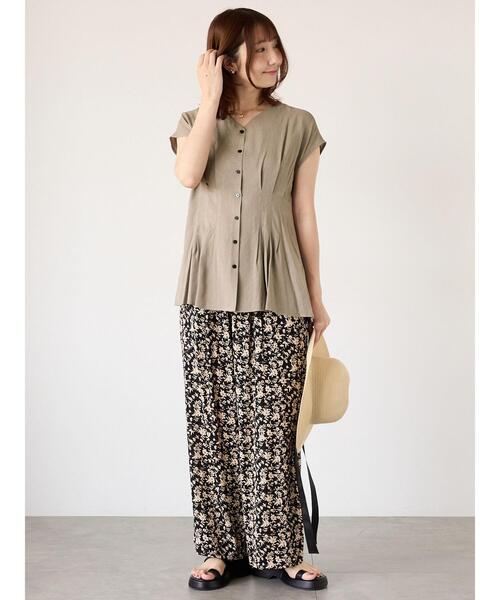 Te chichi TERRASSE（テチチテラス）の「ウエストタックVネックブラウス（シャツ/ブラウス・レディース・モカ/オフホワイト/ブルー・F）」の17枚目の写真