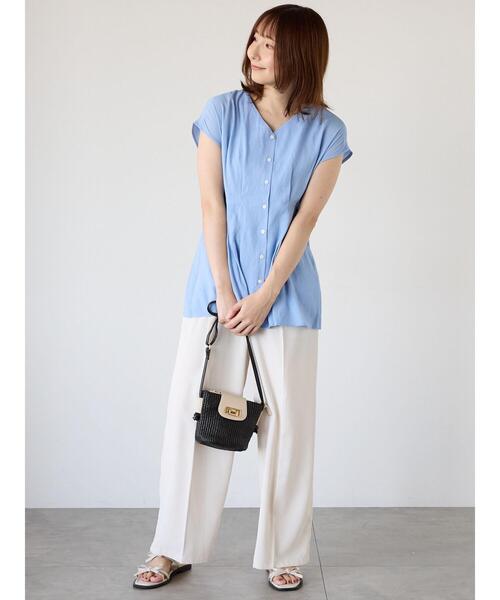 Te chichi TERRASSE（テチチテラス）の「ウエストタックVネックブラウス（シャツ/ブラウス・レディース・モカ/オフホワイト/ブルー・F）」の13枚目の写真