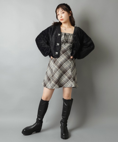 SPINNS（スピンズ）の「あざと可愛いチェックミニキャミワンピ（ワンピース・レディース・ベージュ/ピンク/グレー/ブラック/ブラウン・ONESIZE）」の12枚目の写真