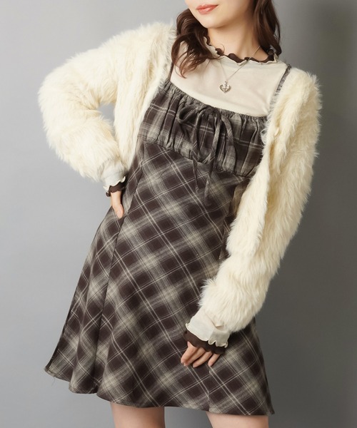 SPINNS（スピンズ）の「あざと可愛いチェックミニキャミワンピ（ワンピース・レディース・ベージュ/ピンク/グレー/ブラック/ブラウン・ONESIZE）」の10枚目の写真