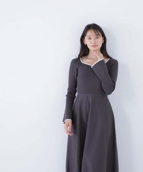 NATURAL BEAUTY BASIC（ナチュラルビューティーベーシック）の「◇バイカラーハートネックニットワンピース（ワンピース・レディース・ベージュ系その他/ブラック系その他/グレー系その他・MEDIUM/P/S）」の18枚目の写真