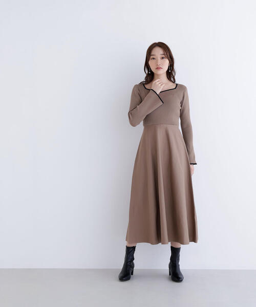 ナチュラルビューティーベーシック ブラウン ワンピース 首元レース 茶色 冬 ナチュラルビューティーベーシック ブラウン ワンピース 首元レース