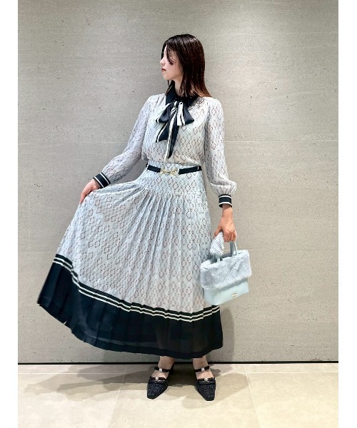 LILY BROWN（リリーブラウン）の「クラシカルパターンボウタイブラウス