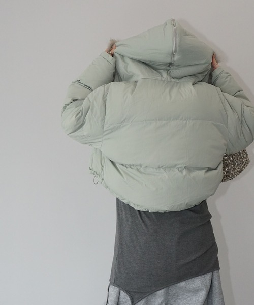 chuclla（チュクラ）の「フード変形ファーカラー ショートダウン chw25a065（ダウンジャケット/コート・レディース・ブラック/ライトグリーン・FREE）」の7枚目の写真
