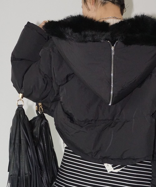 chuclla（チュクラ）の「フード変形ファーカラー ショートダウン chw25a065（ダウンジャケット/コート・レディース・ブラック/ライトグリーン・FREE）」の15枚目の写真