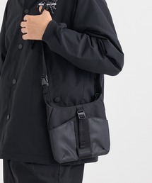 WHITE MOUNTAINEERING | 【White Mountaineering / ホワイトマウンテニアリング】WM×BRIEFING DAILY SACOCHE(ショルダーバッグ)