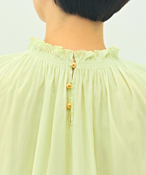 NOLLEY’S（ノーリーズ）の「ウォッシャブル2WAY割繊衿フリルブラウス（シャツ/ブラウス・レディース・オフホワイト/クリーム/サックスブルー/ネイビー・38）」の6枚目の写真