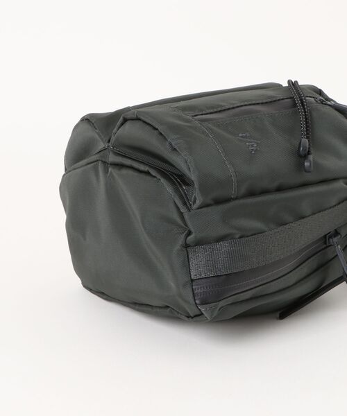 F/CE. (エフシーイー)の「F/CE./エフシーイー 420 re/cor TACTICAL 2WAY DRAWSTRING 4L(ショルダーバッグ・メンズ・ブラック/グレー・FREE)」の3枚目の写真