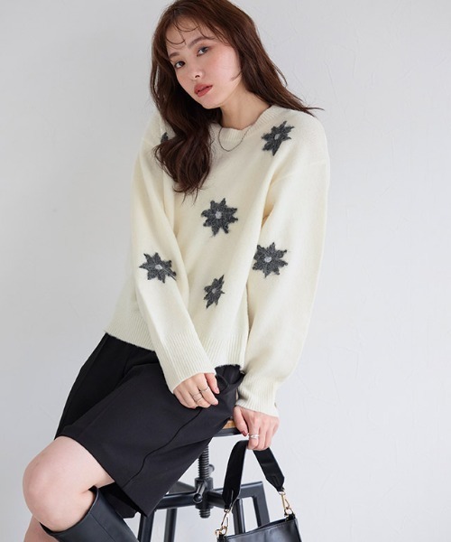 Pierrot(ピエロ)の「フラワー刺繍ニット(ニット/セーター・レディース・チャコール/アイボリー・M)」の14枚目の写真