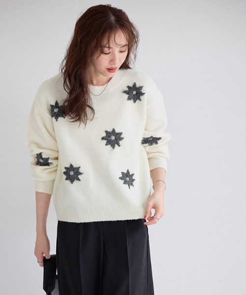 Pierrot(ピエロ)の「フラワー刺繍ニット(ニット/セーター・レディース・チャコール/アイボリー・M)」の15枚目の写真