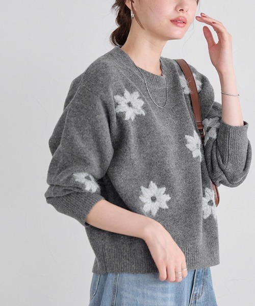 Pierrot(ピエロ)の「フラワー刺繍ニット(ニット/セーター・レディース・チャコール/アイボリー・M)」の9枚目の写真