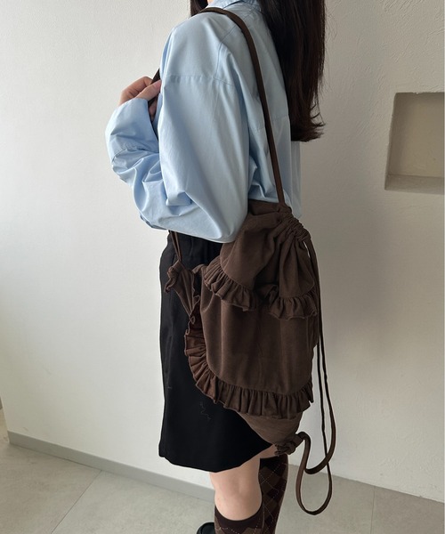 apres jour clair(アプレジュールクレア)の「【apres jour clair】フリルコーデュロイナップザック(バックパック/リュック・レディース・ベージュ/ダークブラウン・FREE)」の3枚目の写真