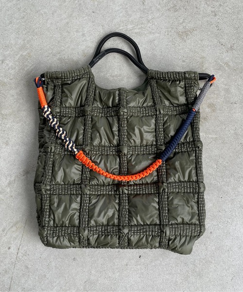 210nouve（トゥージュヌーブ）の「ナイロン チェック柄 コードストラップ バッグ（ハンドバッグ・レディース・ブラック/カーキ・FREE）」の5枚目の写真