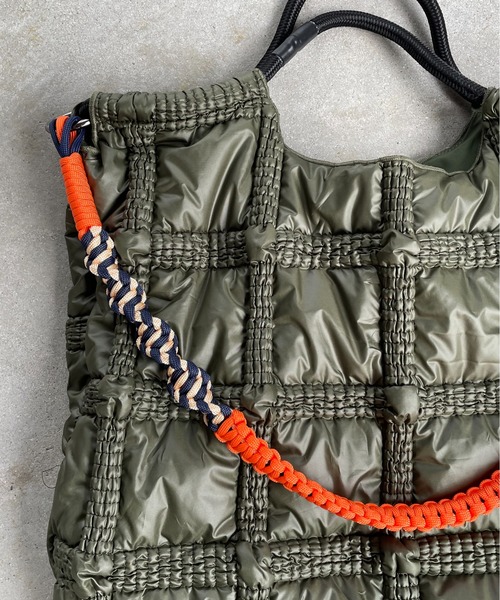 210nouve（トゥージュヌーブ）の「ナイロン チェック柄 コードストラップ バッグ（ハンドバッグ・レディース・ブラック/カーキ・FREE）」の6枚目の写真