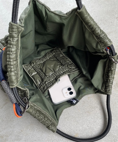 210nouve（トゥージュヌーブ）の「ナイロン チェック柄 コードストラップ バッグ（ハンドバッグ・レディース・ブラック/カーキ・FREE）」の10枚目の写真