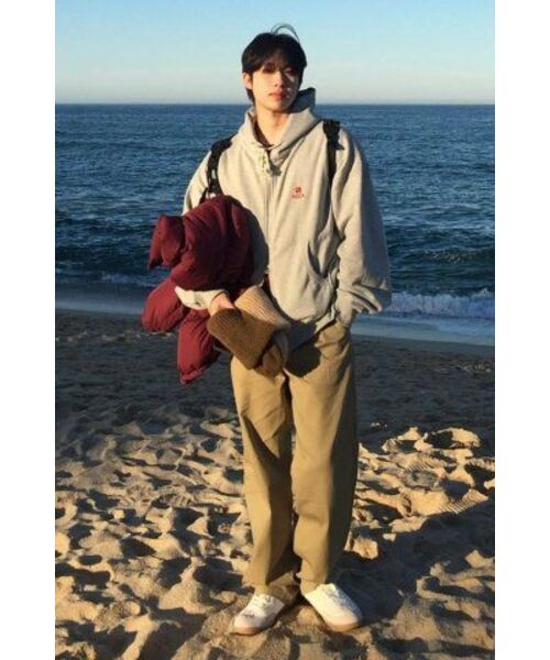AECA(エイカ)の「EVERYDAY AECA CLOVER ZIP UP HOODIE-GREY(パーカー・レディース・その他・MEDIUM/SMALL/LARGE/W/X-LARGE)」の17枚目の写真