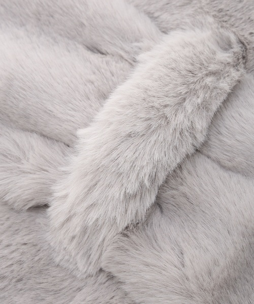 A/C DESIGN BY ALPHA CUBIC（エーシーデザインバイアルファキュービック）の「【顔周りを華やかに演出】ファーティペット（ストール/ショール・レディース・ベージュ/ライトグレー・フリー）」の11枚目の写真