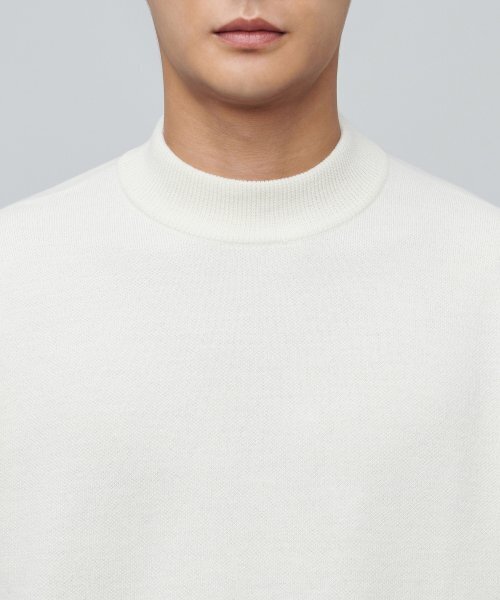 MUSINSA STANDARD(ムシンサスタンダード)の「ミニマルモックネックニット【クリーム】(ニット/セーター・メンズ・その他・SMALL/MEDIUM/LARGE/X-LARGE/XX-LARGE)」の3枚目の写真