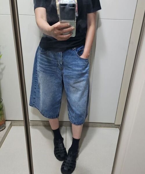 TOFFEE(トフィー)の「ウォッシュドバミューダデニムパンツ(ブルー)(その他パンツ・メンズ・その他・SMALL/MEDIUM/LARGE/X-LARGE)」の5枚目の写真
