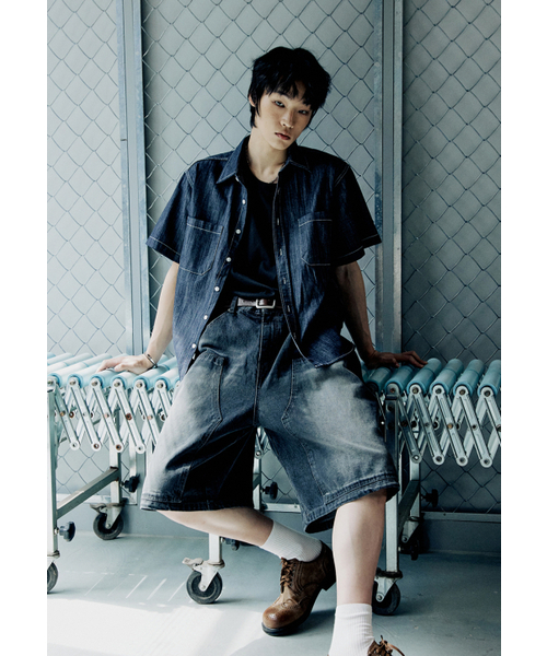 P.IN.O(ピインオ)の「ノンフェイドセミクロップ半袖デニムシャツ - ダークブルー(シャツ/ブラウス・メンズ・その他・LARGE/MEDIUM)」の4枚目の写真
