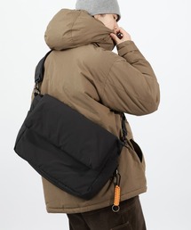 BAYFLOW | チャーム付き中綿ショルダーバッグ(ショルダーバッグ)