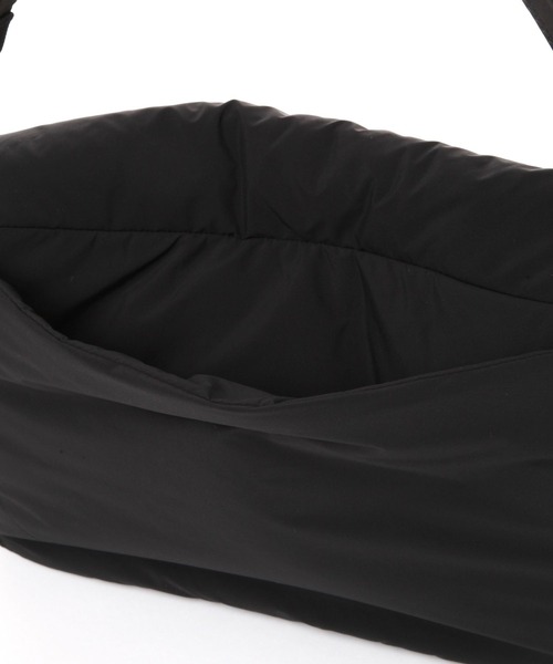 BAYFLOW（ベイフロー）の「チャーム付き中綿ショルダーバッグ（ショルダーバッグ・メンズ・ブラック/グレー・FREE）」の16枚目の写真